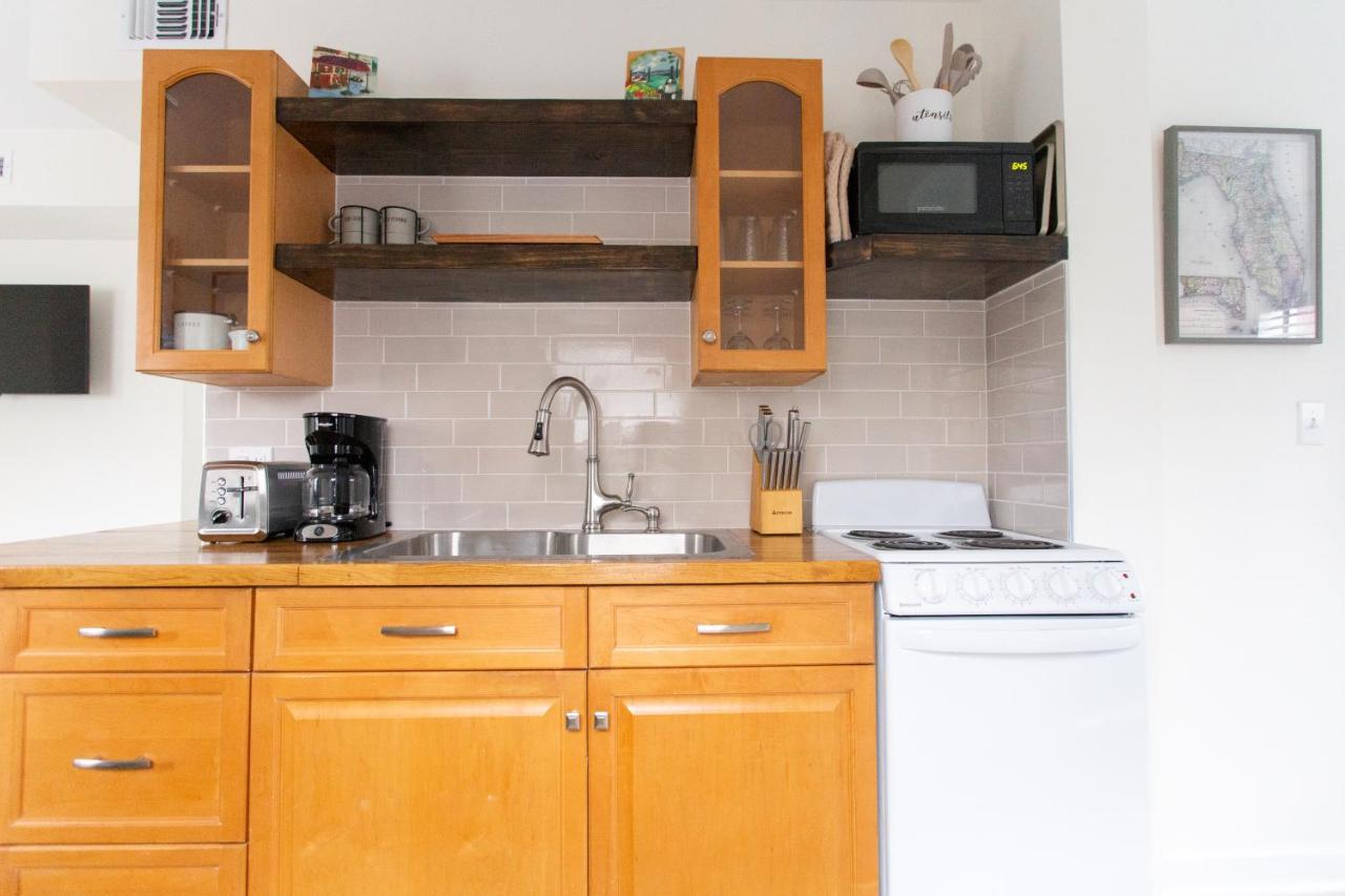 Central & Comfortable Home Walk To The Beach! Джэксонвилл-Бич Экстерьер фото