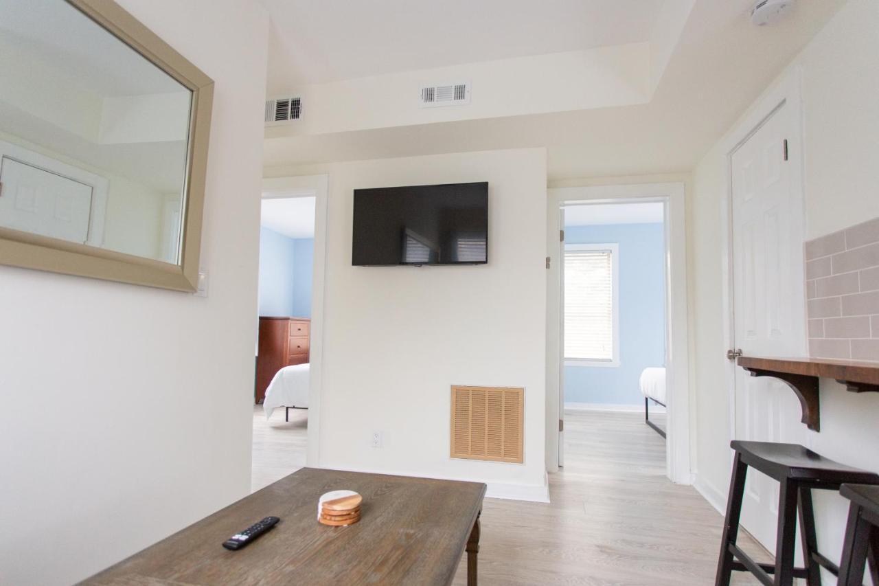 Central & Comfortable Home Walk To The Beach! Джэксонвилл-Бич Экстерьер фото